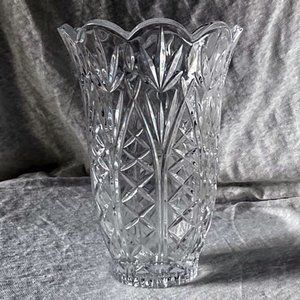 American Crystal Collection Vase with Scalloped edge, fan and criss-cross patter
